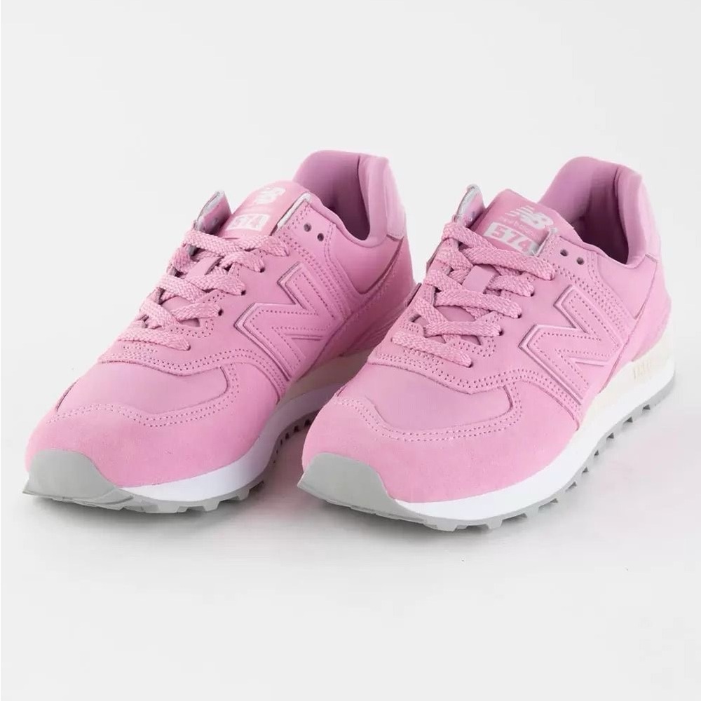 New Balance Women's Pink Sneakers